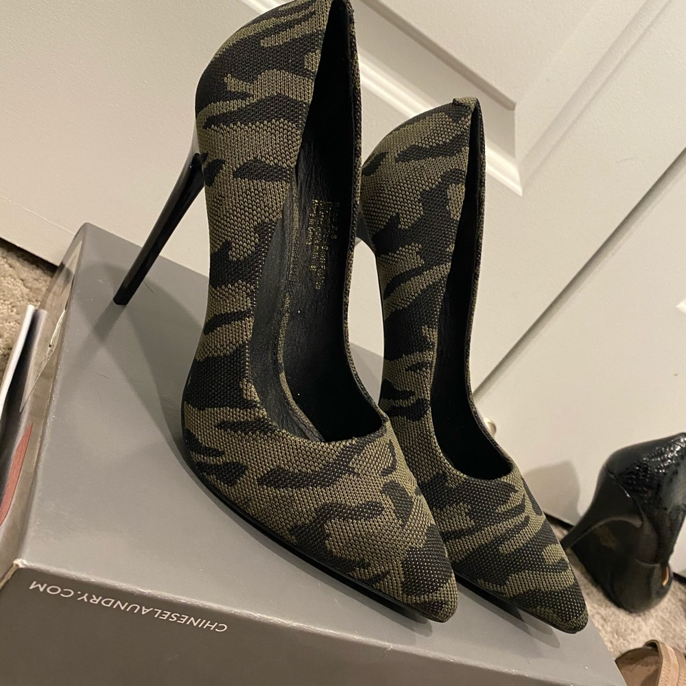 Heels - Picture 2 of 2